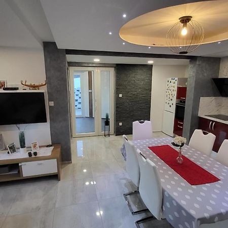 Apartma Lara Lesicno Екстер'єр фото