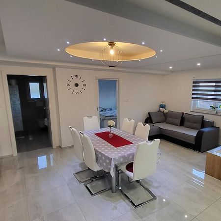 Apartma Lara Lesicno Екстер'єр фото